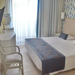 Hotel Ouril Julia, Santa María